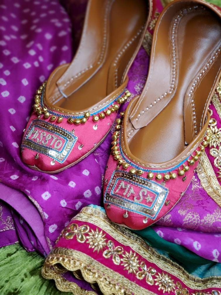 Bridal pink khussa.