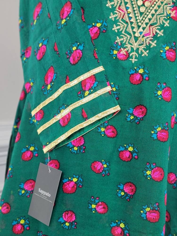 Green phulkari 2pc cotton shalwar kameez is perfect for your upcoming event.  Pakistani designer wear.  Ready to wear.