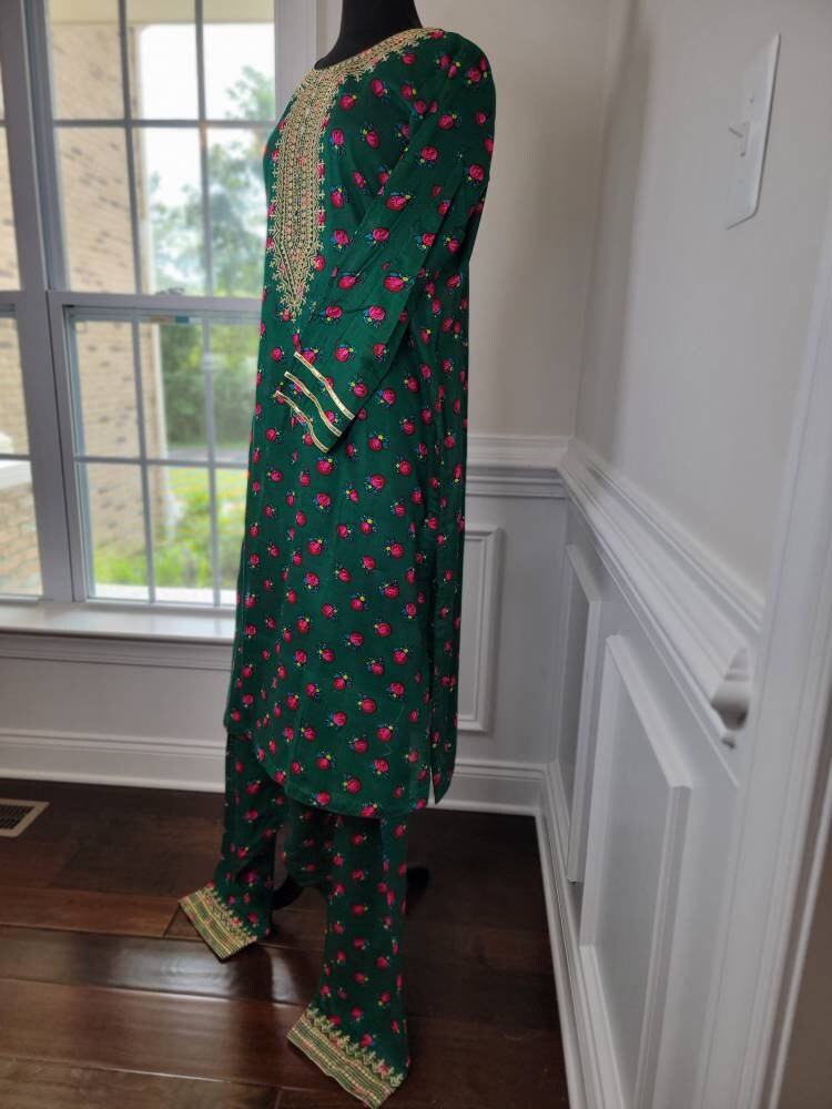 Green phulkari 2pc cotton shalwar kameez is perfect for your upcoming event.  Pakistani designer wear.  Ready to wear.