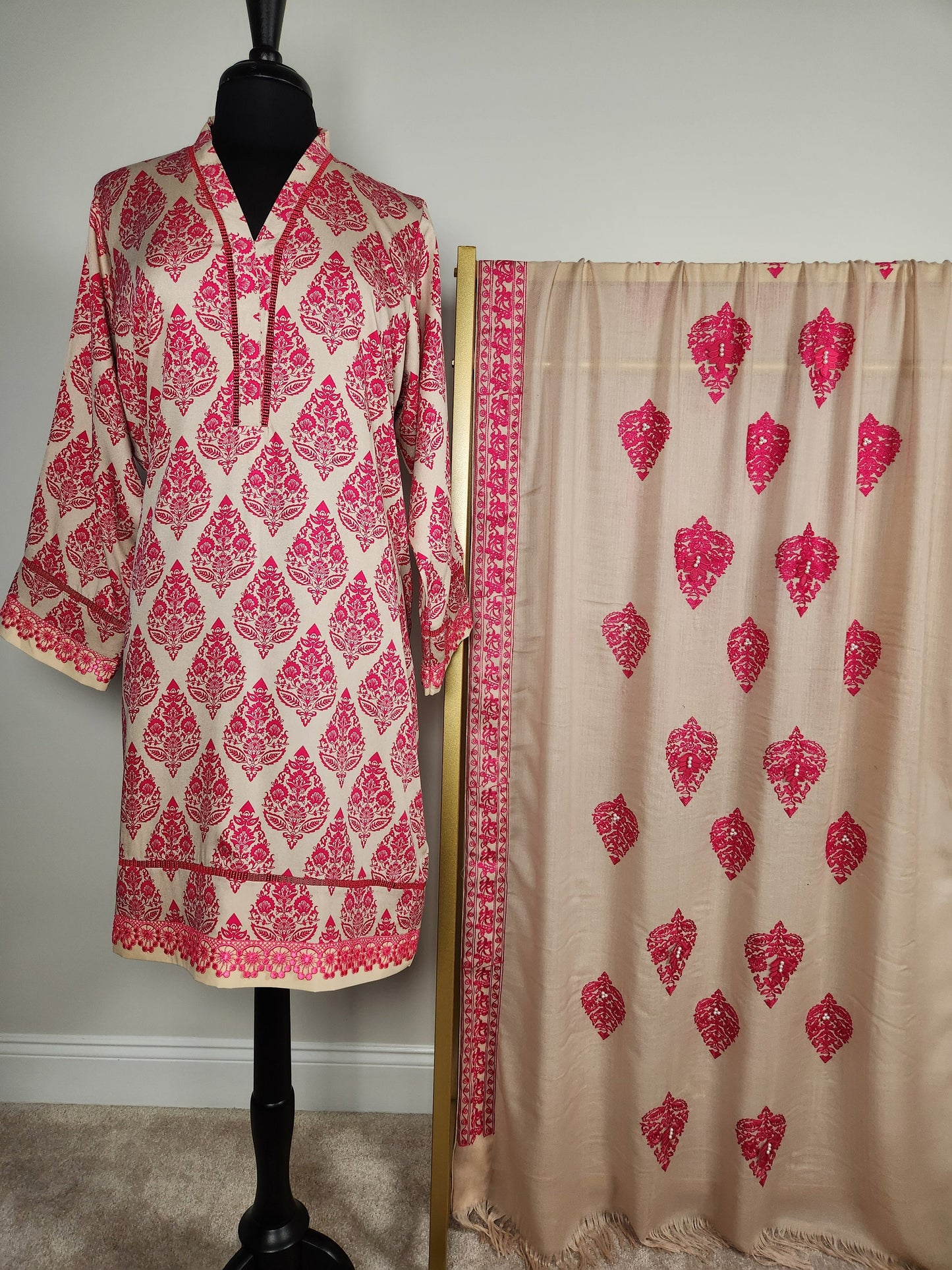 Pink beige stone linen 3 pc winter collection.