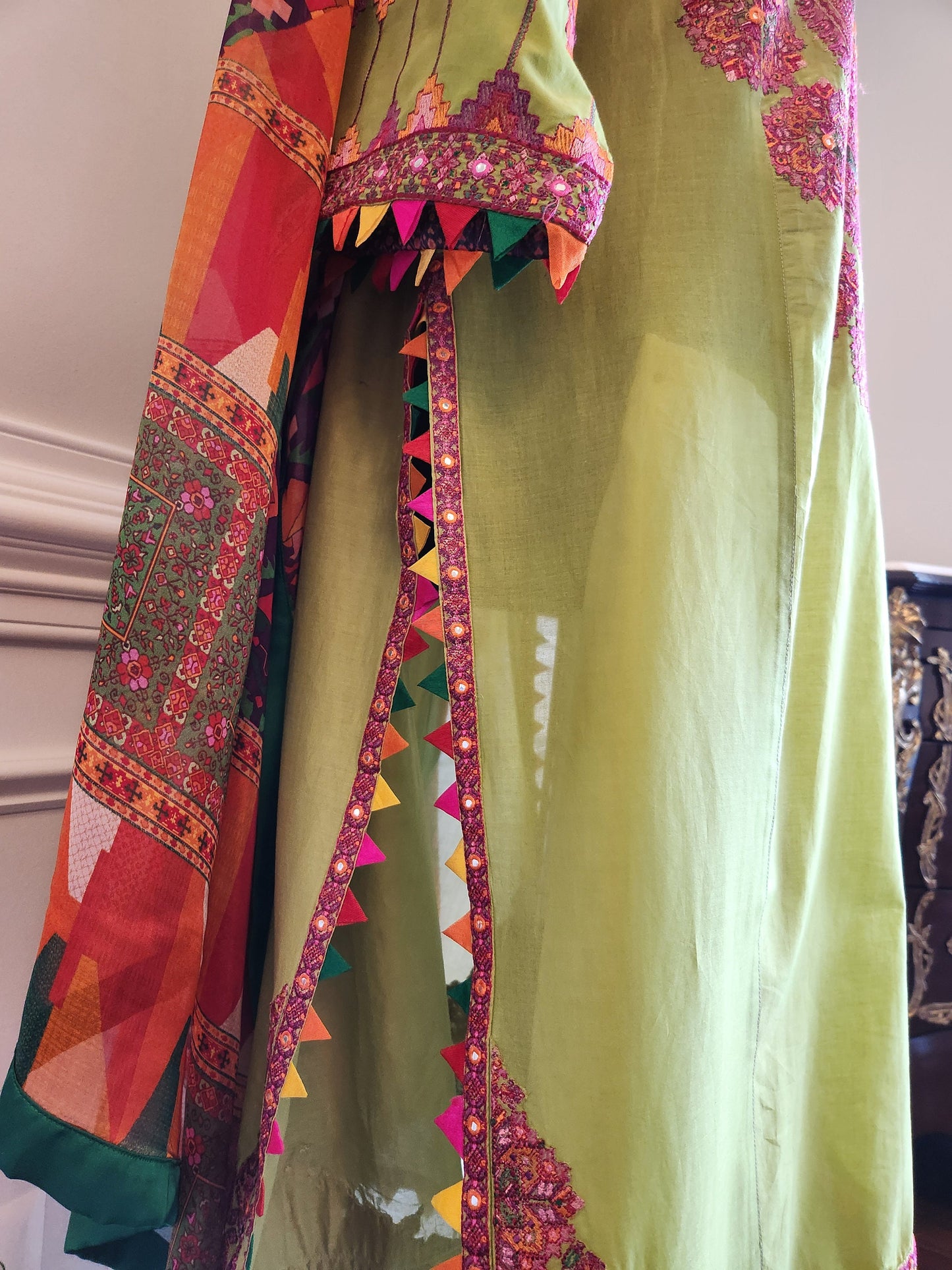 original husaain rehar lawn 3 pc stitched.